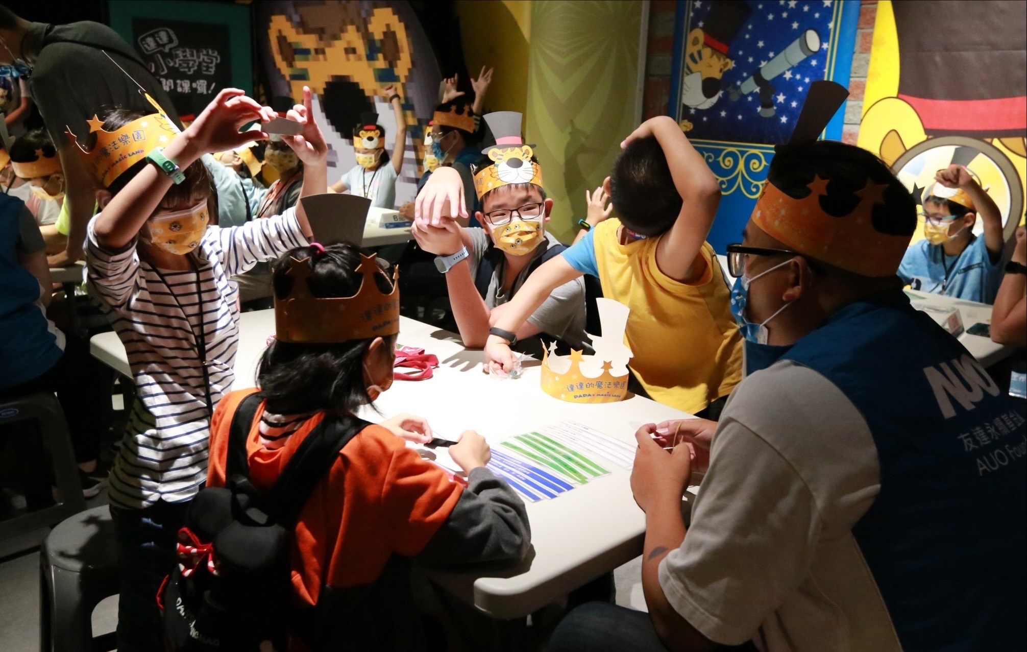 好体育官方app下载以永续理念推动全人教育计划，内外结盟储备科普教育人才，荣获亚太永续行动奖社会共融面的金奖肯定