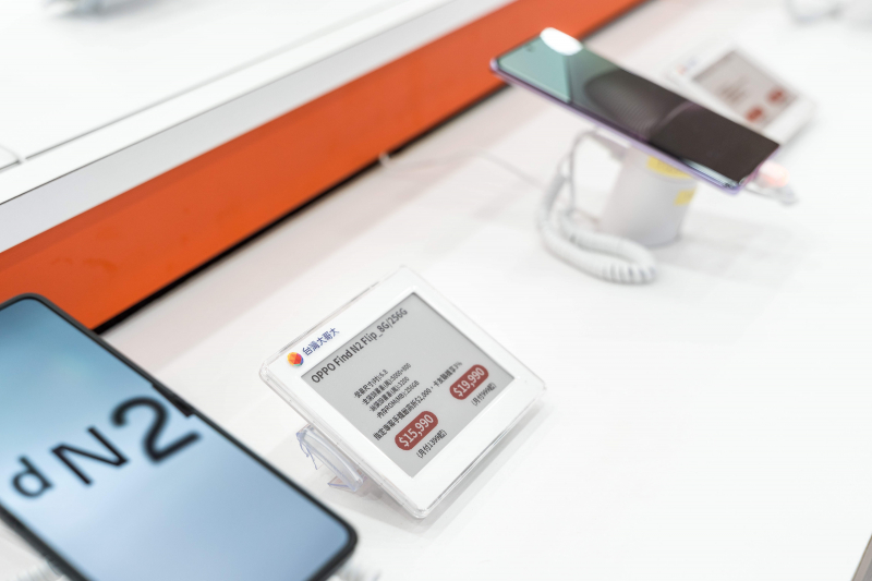 台灣大哥大導入創利空間ELSA電子價格牌系統，減少紙本印製與裁切，亦能即時調整產品價格及庫存標示