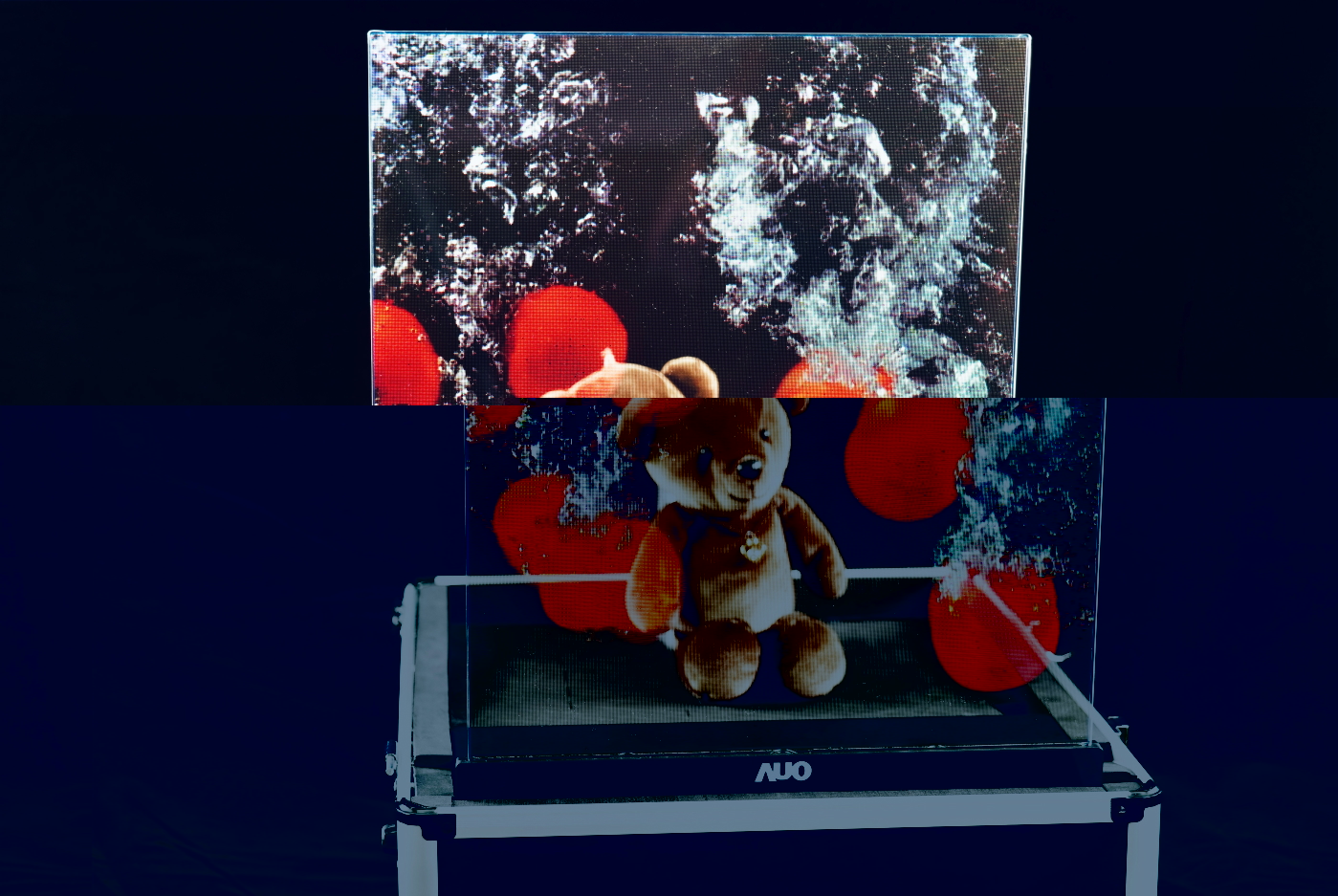 友達領先研發Micro LED透明顯示器，具備高穿透、低繞射、高亮度、可拼接之特性，可應用於智慧移動、智慧零售、商業展示等多元場域