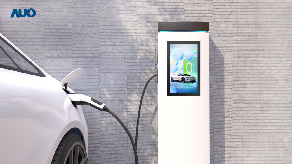 友達〝EVSE車用充電樁解決方案〞專為電動汽車充電樁設計，具有高亮度、克服戶外艱難環境的耐溫、耐紫外線等特性，並搭載散熱性及擴充性強的高效能工業電腦，可實現人機互動訴求，如資訊顯示、支付等應用